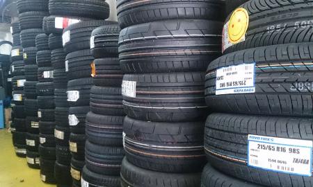 Ką iš tikrųjų reiškia spalvota juostelė ant padangos? „Nebūtinai nauja“