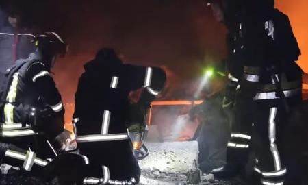 [ŽT] Ar kada matėte kaip ištraukiamas žmogus iš po griuvėsių? Rusų naktinė ataka (Foto, Video)