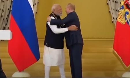 JAV siunčia Indijai griežtą žinią dėl Maskvos: „Turėtume sutriuškinti Rusiją“ (Video)