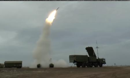 Rusija skubiai iš Sibiro traukia S-400. Krymo bastionas griūva