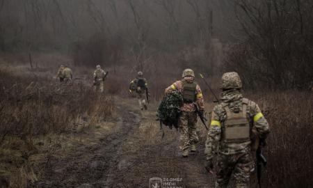 Pirmiausia užėmė teritorinius dalinius, dabar puola – Ukrainos pėstininkų krizė tapo kritinė