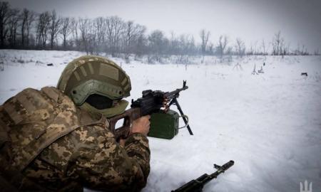 „Jie čia skraido kaip musės vasarą“ – jie bando prasiveržti koridoriumi