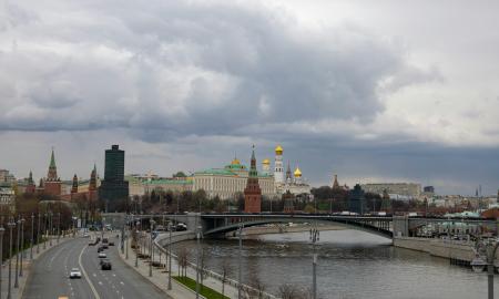 „Ant pelkių“ ne tik karšta, bet ir svyla padai: kas taps naujuoju Maskvos prižiūrėtoju? (Video)