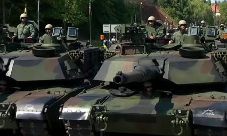 Štai ir strateginis tūzas – skros šarvą kaip peilis sviestą. Didžiausi ginklų gamintojai apstulbę