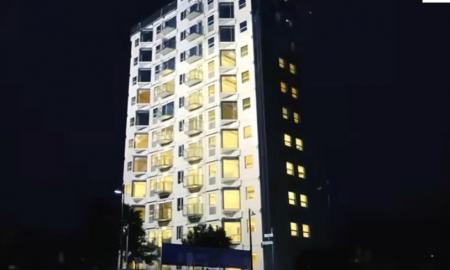 [ŽT] Pasaulis nuščiuvo: 10 aukštų daugiabutis išdygo vos per parą – kaip tai įmanoma? (Video)