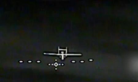 Kas čia kabo po drono sparnais? Rekordinis rusų ginklas (Video)