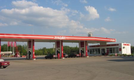 Už pusę milijardo – naftos imperija: jis pasinaudojo „Lukoil“ agonija