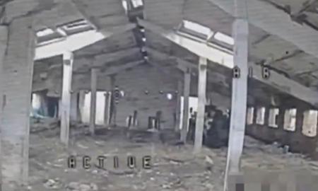 Tiesiai į taikinį. Rusai manė, kad senoje fermoje jų turtas yra saugus (Video)