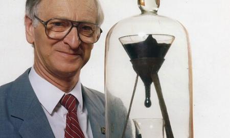 Dar nenukrito paskutinis lašas. Eksperimentui jau beveik 100 metų