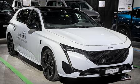 Ar elektromobilių vairuotojai mokės daugiau? Brangesnės padangos – ne vienintelė problema