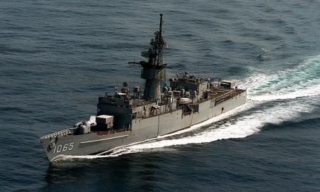 Jūrų pabaisa užpuolė JAV karo laivą. Skubiai teko bėgti į uostą. Nutiko neįtikėtina