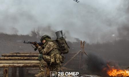 „Išeini į atvirą lauką, surengi pikniką“: paaiškino, kodėl svarbu „įjungti“ klasikinį pėstininkų karį (Video)