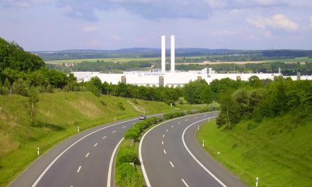 Naujas „Volkswagen“ planas. Užuot gaminę automobilius, jie juos ardys