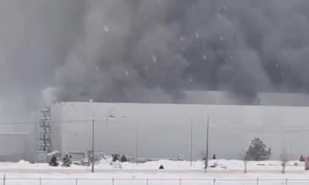 „Volkswagen“. Dega didžiulė gamykla, panašu, kad žala bus milžiniška (Video)