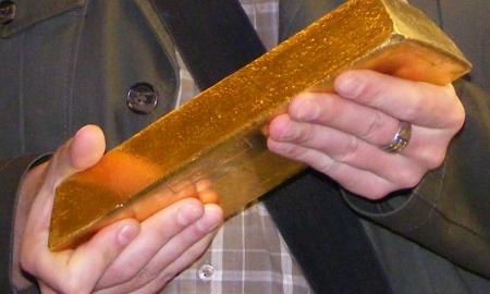 [ŽT] Kodėl visi staiga puola pirkti auksą? Rekordinė kaina sausio 28 d. privertė investuotojus sunerimti