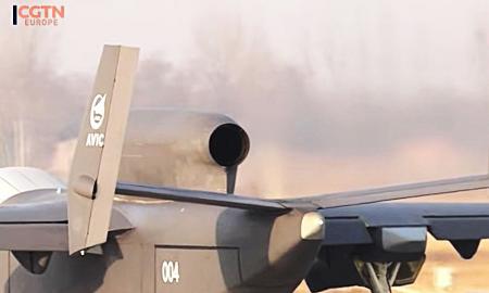 100 dronų vienu smūgiu: skraidanti tvirtovė, kurią pasaulis pamatė 1-ą kartą (Video)