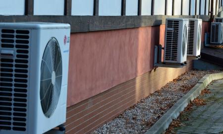 Lietuvos energetikos pasaulio autoritetas rodo savo sąskaitą ir perspėja – šilumos siurbliai tapo sistemos „Achilo kulnu“