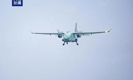 Jis pakyla nuo vejos ir nusileidžia ant vandens. Kinų milžinas jau ore (FOTO, VIDEO)