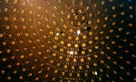 Ar ką tik matėme juodosios skylės sprogimą? Jos „fragmentas“ trenkėsi į Žemę