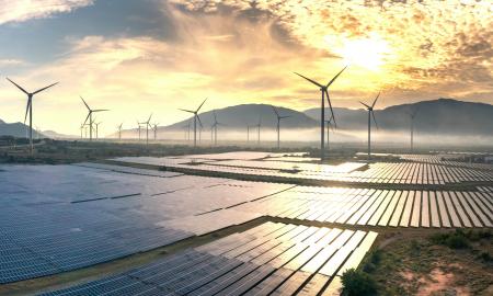 Viskas išvežama už ES ribų. Kodėl vokiečiai masiškai atsikrato veikiančių saulės modulių? 