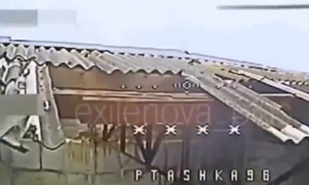 Ukrainiečių dronas prasiskverbė į rusų logistikos bazę. Ką ten rado (Video)