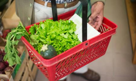 Ateinate be krepšio? Štai ką sako taisyklės