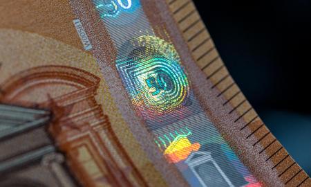 Naujasis banknotas jau apyvartoje. Juo galima atsiskaityti, bet geriau to nedaryti (Foto)