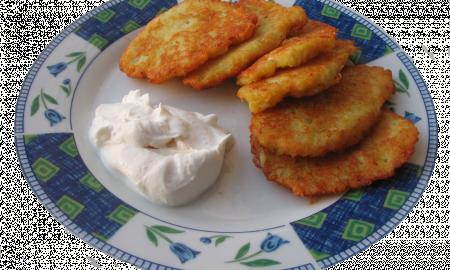 Dedu į bulvinius blynus. Skanūs, neįtikėtinai traškūs ir nesugeria riebalų