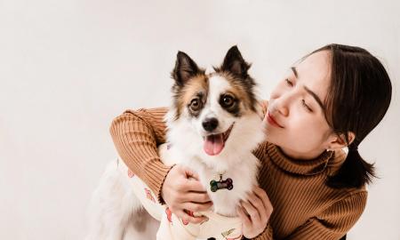 Jūs rodote meilę, o šuo jaučia siaubą. Ekspertai perspėja: nustokite daryti šią klaidą