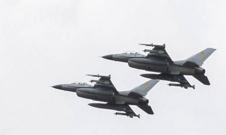 Amerikiečiai pilotuoja Ukrainos F-16? Patvirtina rusų spėliones