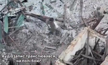 „Visa likusi mus puolusi grupė guli laukuose.“ Išgirdę ukrainiečių žinutę rusai priėmė teisingą sprendimą (Video)