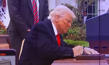 Nuo tarifų iki visiško embargo: Prezidentas ruošiasi neeiliniams žingsniams užsienio politikoje