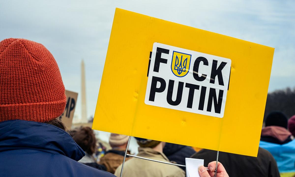 Perversmas Maskvoje! Rusai mano suradę, kad graužia Putino kėdės koją