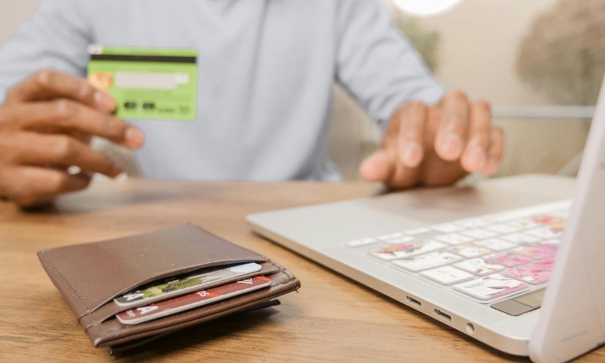 Nuo kovo – pokyčiai. Kas nutiks banko sąskaitoms?