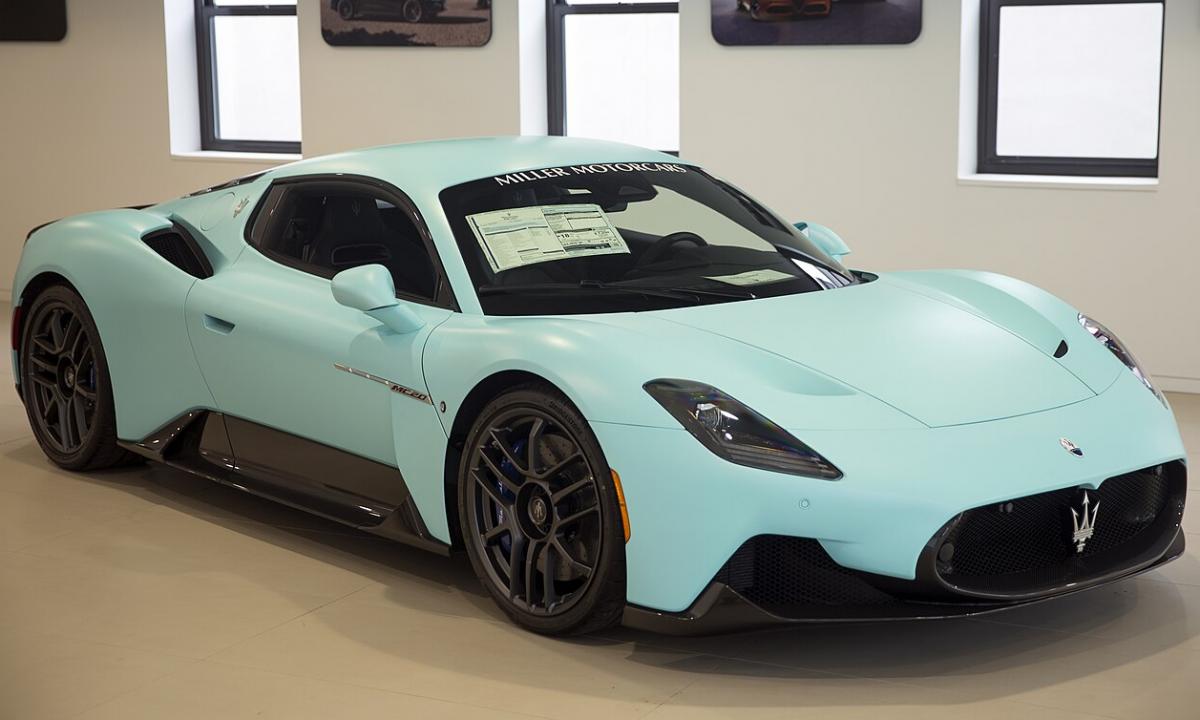 Italijos automobilių legenda žlunga? Pardavimai smuko 58 %!