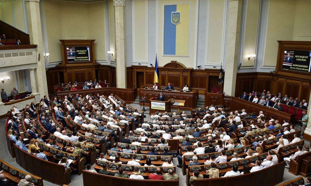 „Aukščiausioji Rada nušalino prezidentą ir paskelbė pirmalaikius rinkimus“ (Video)