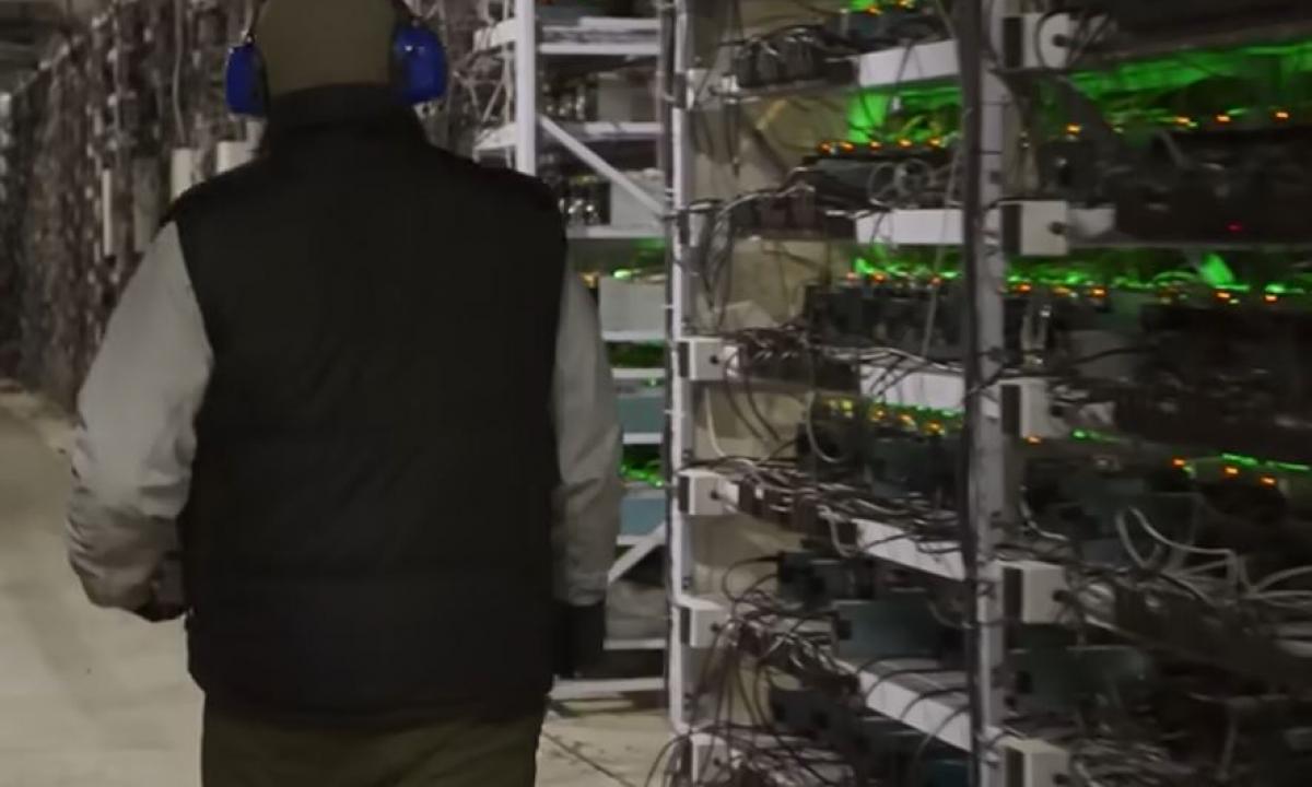 „Amazon“ pripažino: dronai pataikė tiesiai į duomenų centrus, pasekmės bus ilgalaikės 