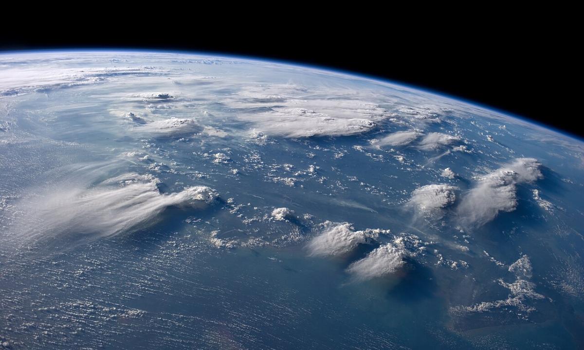 Šokiruojanti tiesa virš jūsų galvų: ar žinojote, kiek iš tikrųjų sveria „lengvas“ debesis? Skaičius jus paliks be žado