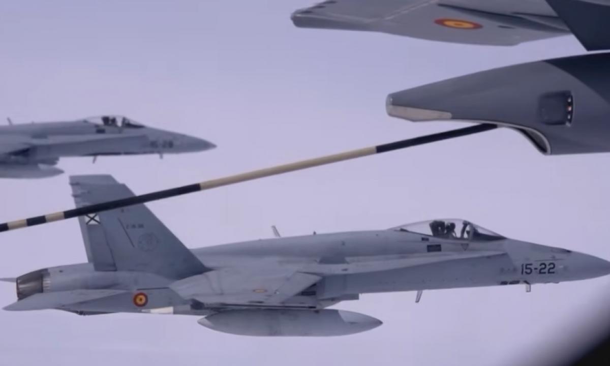 Prie pat Lietuvos. „Su-30SM“ su kasetinėmis bombomis! (Video)