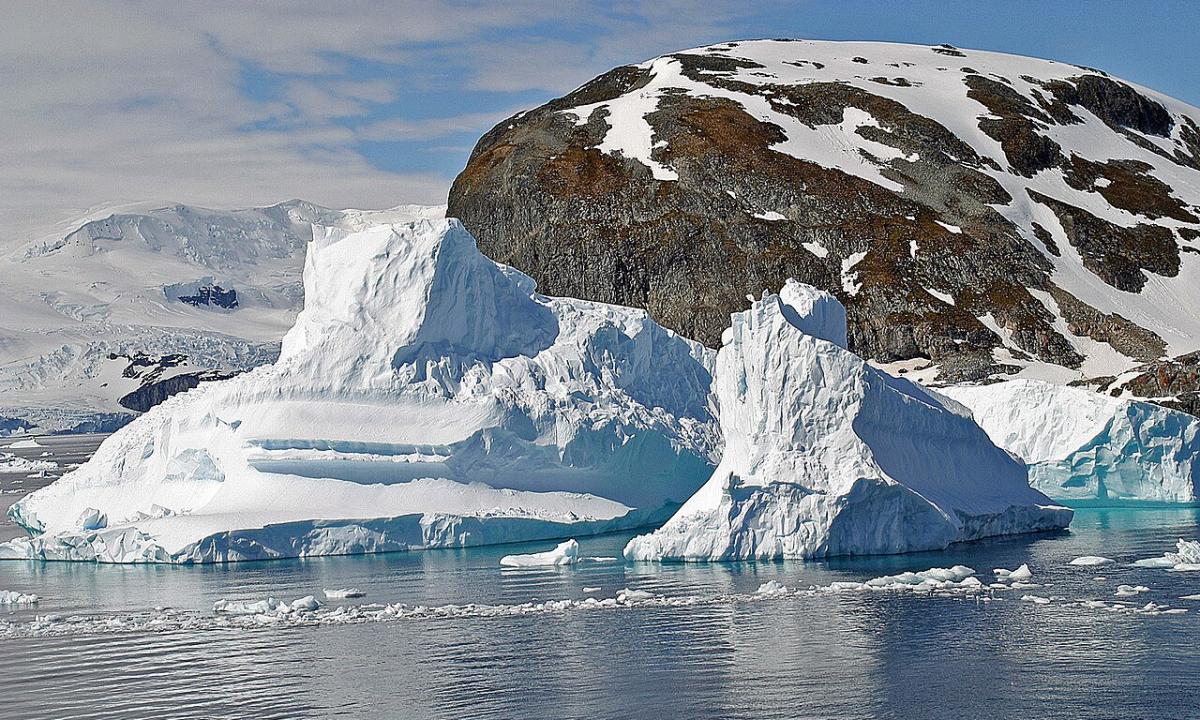 Kažkas negerai su Žemės gravitacija. Antarktidoje aptikta „skylė“