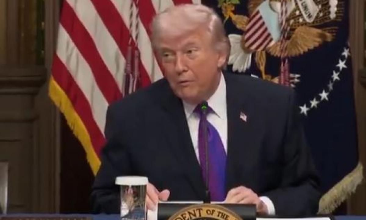 Ar Trumpas tapo Putino kopija? Skandalingi pareiškimai apie vėjo jėgaines ir kruviną karą (Video)