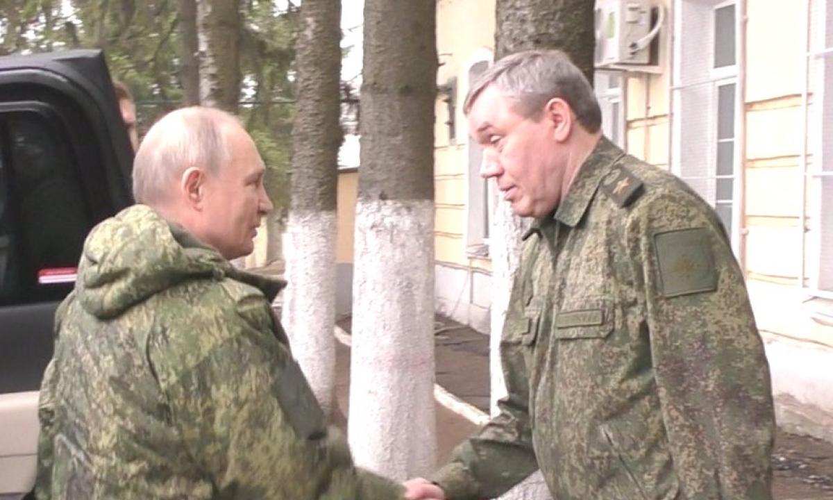 „Jį reikia mesti į šturmą!“ Rusai pagaliau suprato, kad buvo apgauti