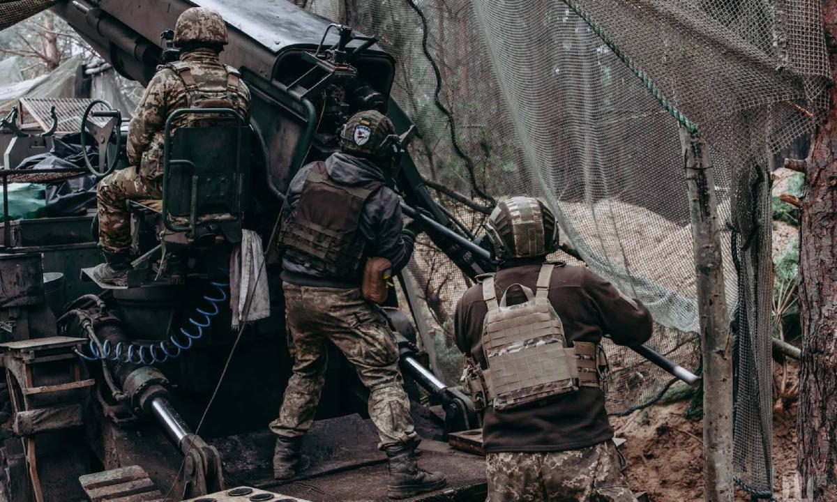 Vos 20 km iki mirties: Jo pasirodymas rytuose privertė suklusti net tuos, kurie sėdi bunkeryje (Video)