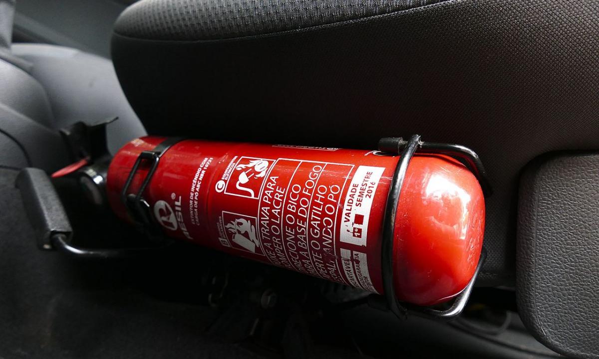 Vis dar perkate gesintuvą automobiliui degalinėje? Pagalvokite!