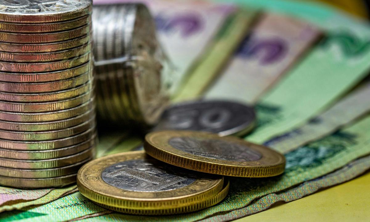 Ši popierinė valiuta oficialiai mirė: sužinokite, kodėl jūsų radybos stalčiuje po kovo 2-osios nieko vertos