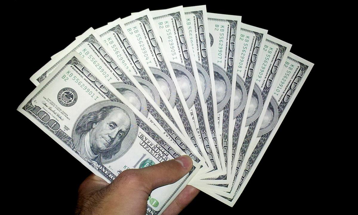 Pasaulis sulaikė kvapą: šalis siunčia šiurpinantį perspėjimą – naftos kaina šaus iki 200 dolerių, prasideda „smūgių era“