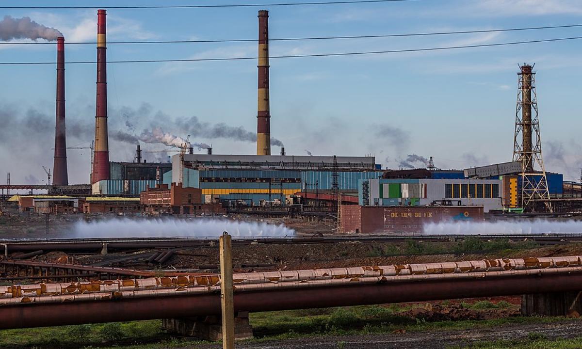 Sieros skonio oras ir juodas sniegas. Šis miestas tave pamažu žudo