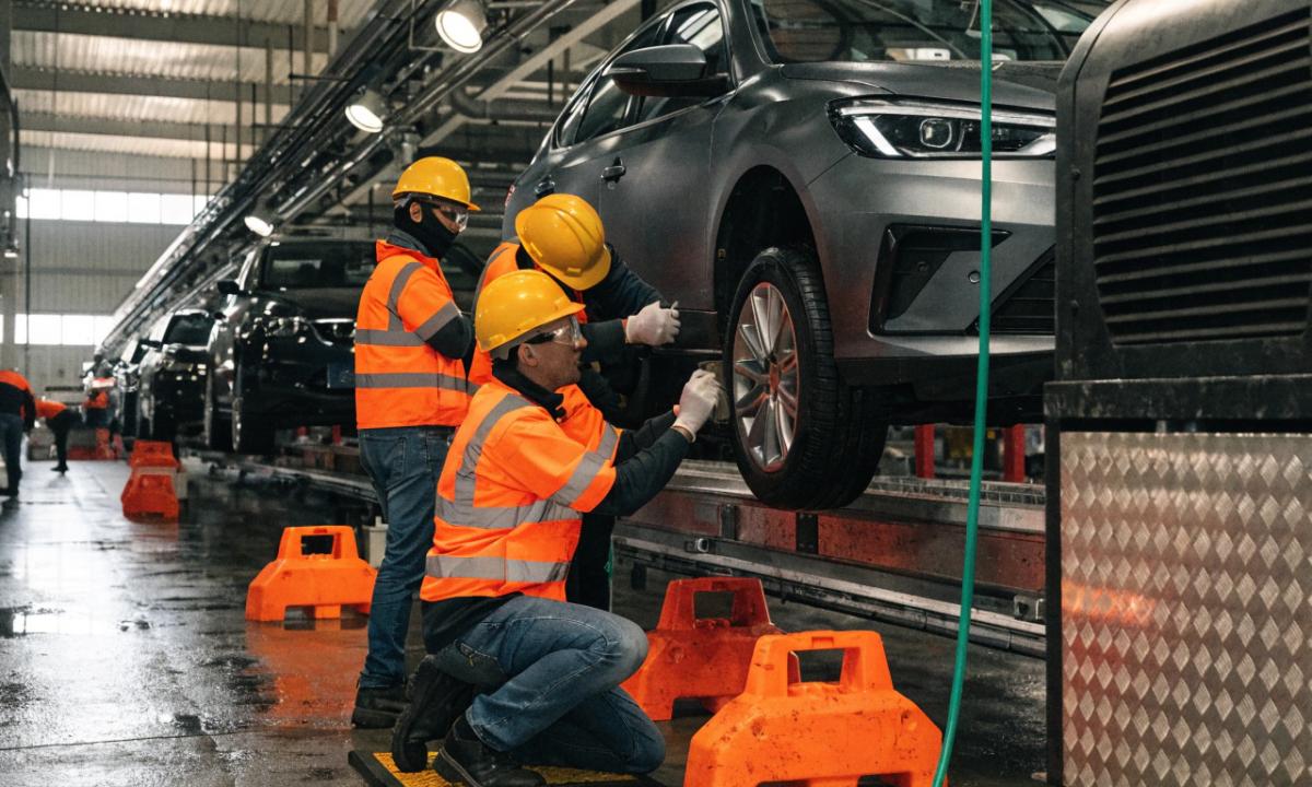 Naujas bankrotas purto automobilių pramonę: „Pasaulinio lygio gamintojas“