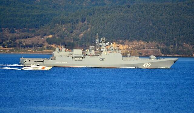 Fregata „Admiralas Makarovas“ plaukia pro Dardanelių sąsiaurį 2019 m.