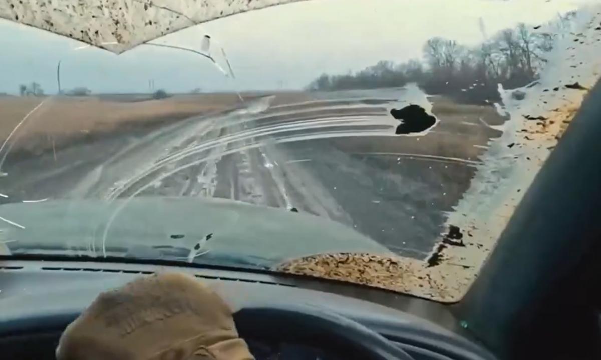 Pasigrožėkite. Elitiniai vairavimo įgūdžiai ir nepajudinamas profesionalumas (Video)